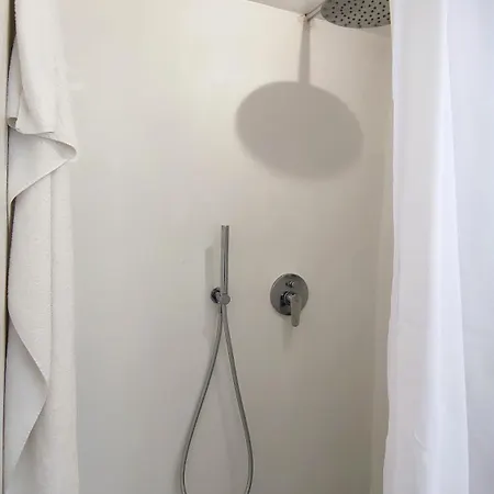 Tra I Tetti Del Borgo Cefalù
