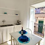 Tra I Tetti Del Borgo Апартаменты Чефалу
