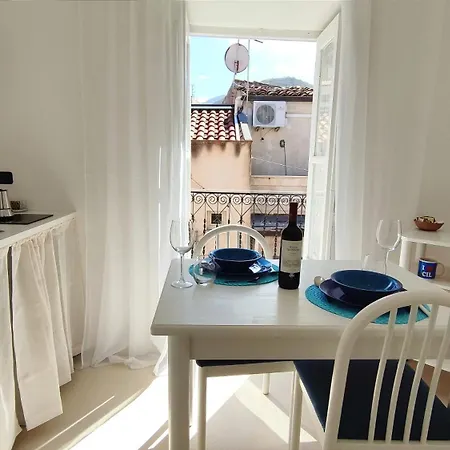 Апартаменты Tra I Tetti Del Borgo