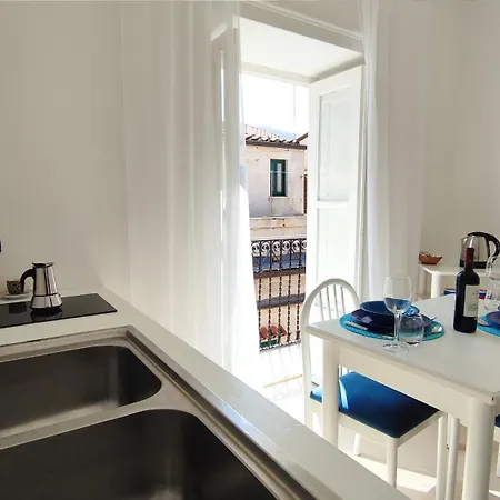Tra I Tetti Del Borgo شقة *