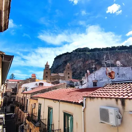 Tra I Tetti Del Borgo *