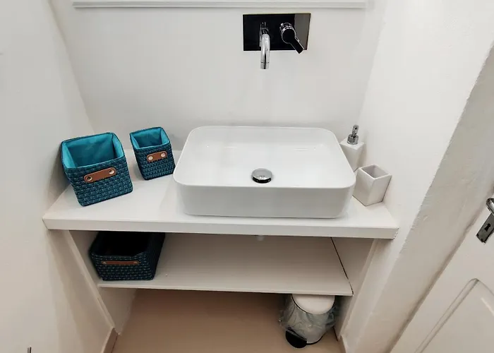 Tra I Tetti Del Borgo * Чефалу